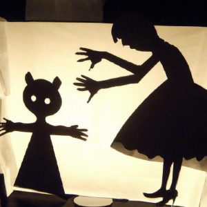Teatr cieni dla dzieci - jak go zrobić?